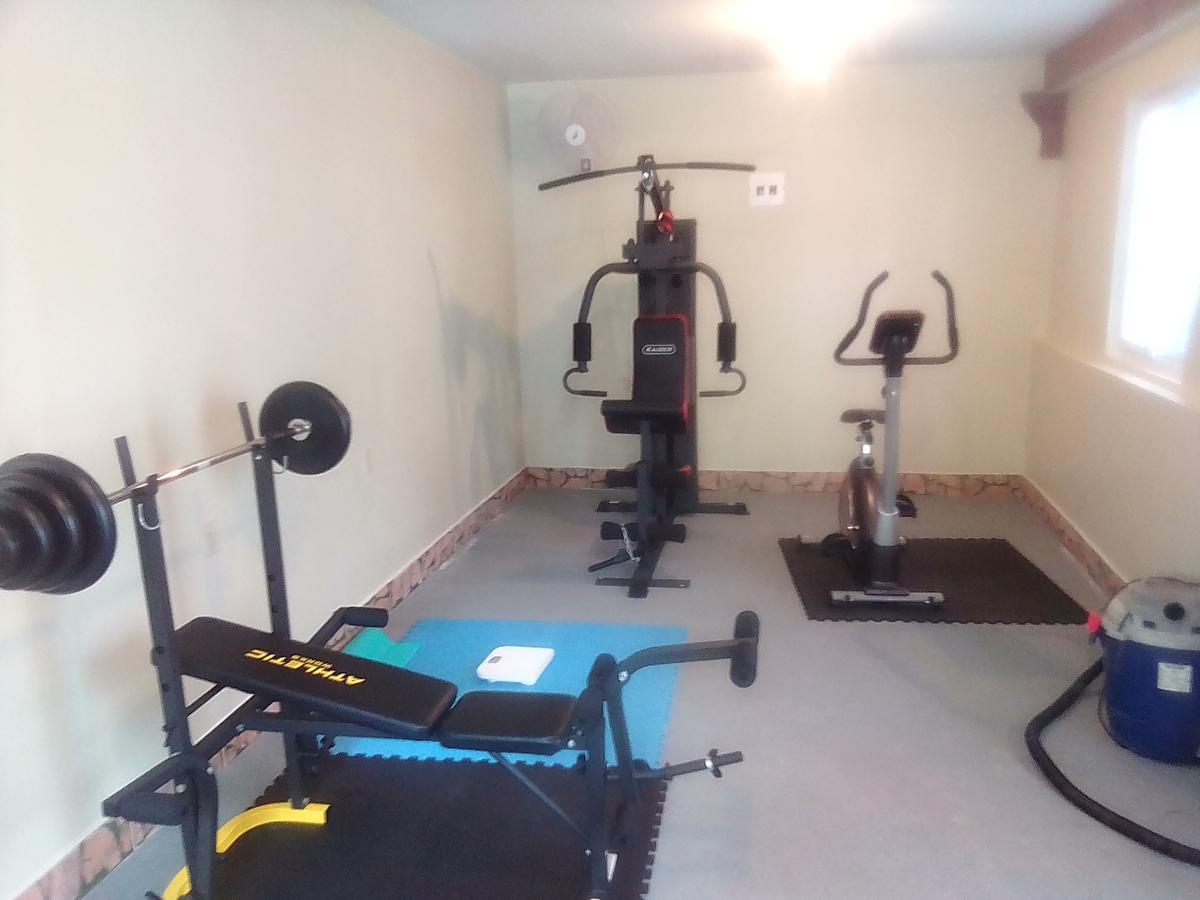 La Delphina Bed And Breakfast Bar And Grill La Ceiba Ngoại thất bức ảnh